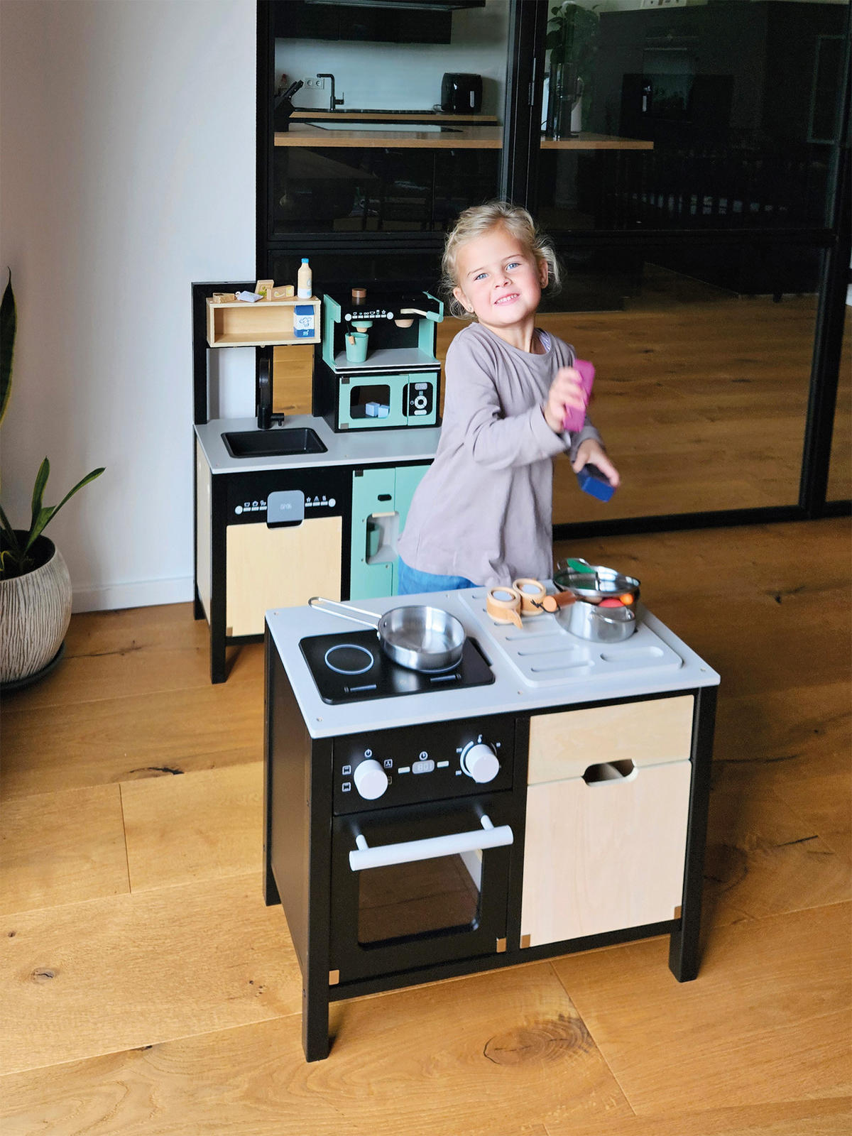 KINDERKÜCHE MIT KÜCHENINSEL INDUSTRIAL - Schwarz, Holz (60/59.5/81cm) - small foot