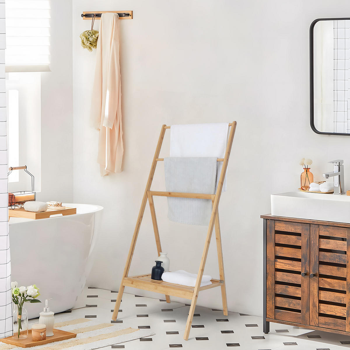 HANDTUCHSTÄNDER - Hellbraun, Holz (55/112/44.5cm) - Relaxdays