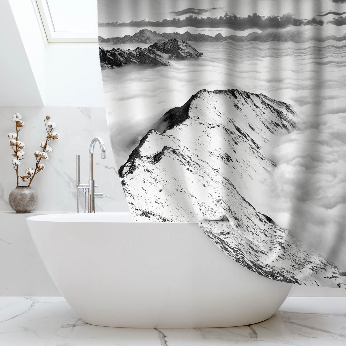 DUSCHVORHANG Blick über Wolken und Berge Schwarz-Weiß 200/180 cm - Schwarz, Textil (200/180cm) - Bilderwelten
