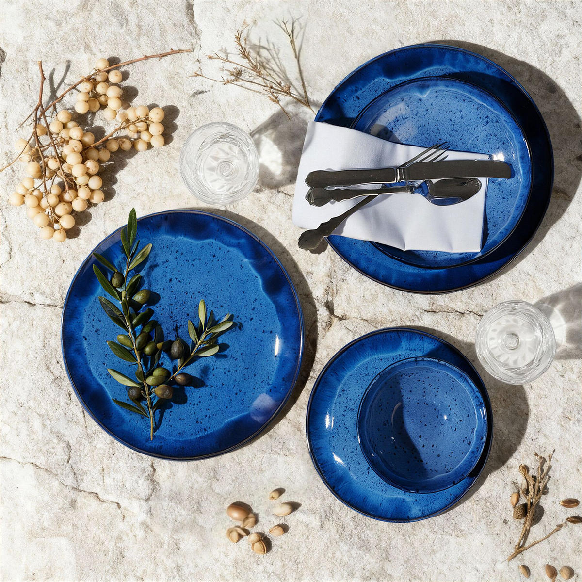 TAFELSERVICE Mare, ineinander stapelbar, blau - Blau, Keramik (26.5/2.5/26.5cm) - tectake