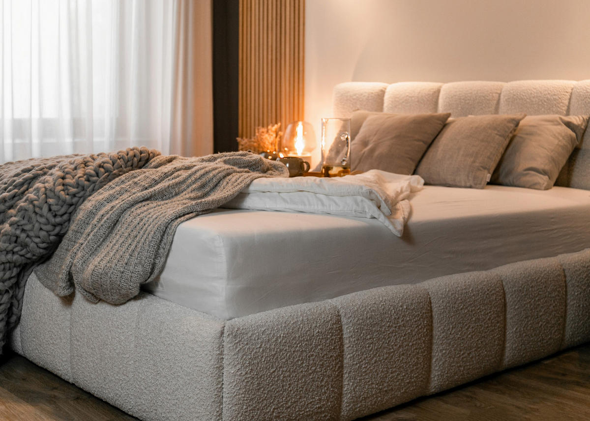 POLSTERBETT Cloudy Hellbeige Boucle mit Bettkasten 180 cm - Beige/Schwarz, Textil (180/200cm) - Selsey
