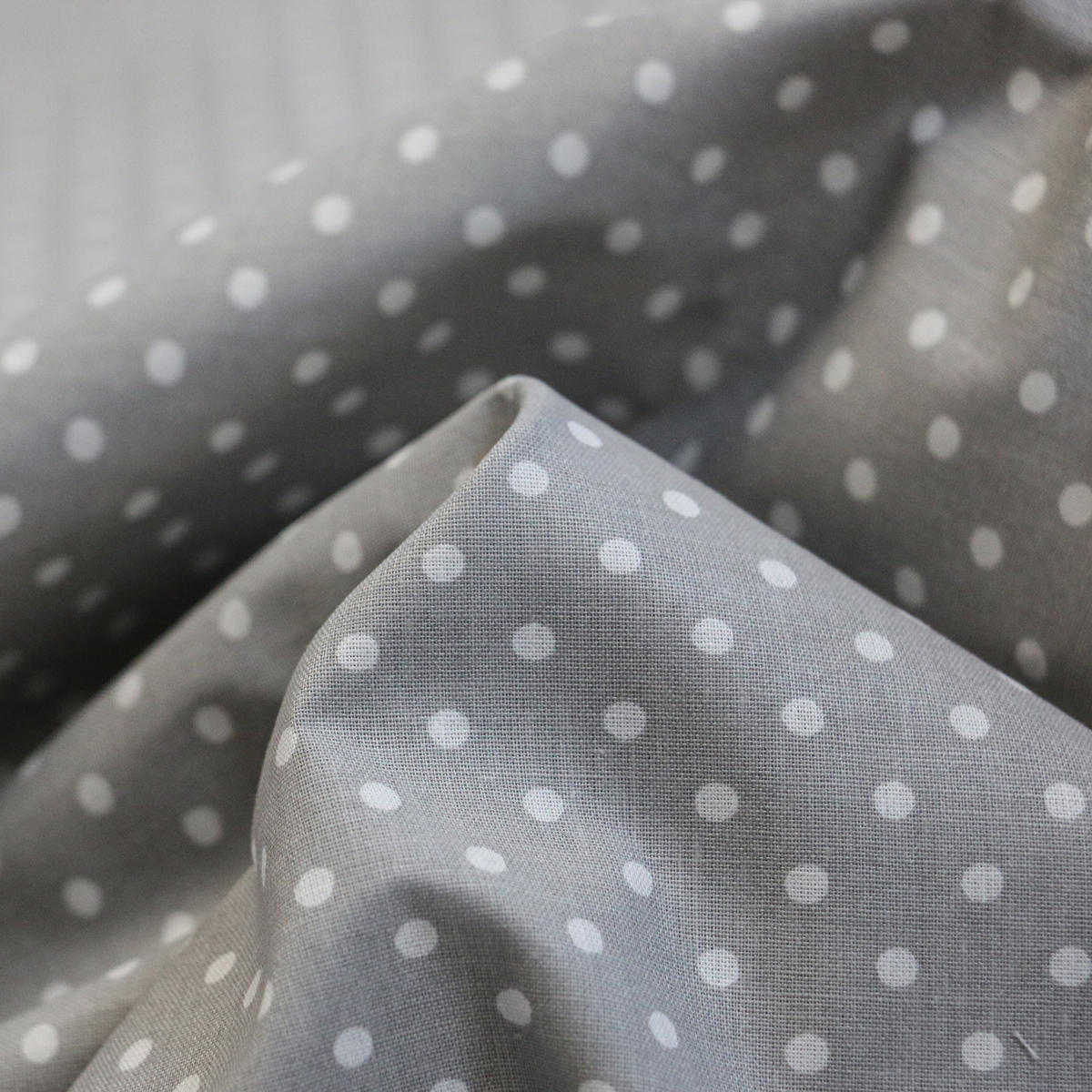 BAUMWOLLSTOFF Balls 160 cm breit, 145 g/m², grau mit weißen Punkten, weiche Canvas-Qualität - Grau, Textil (160/100cm) - Dreamroots