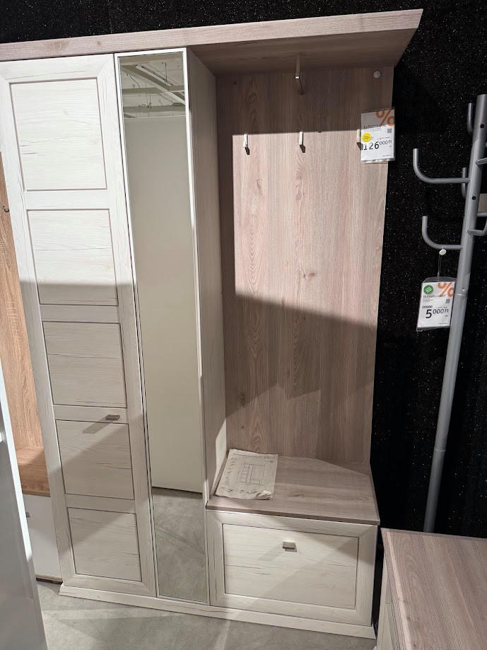 ELŐSZOBAFAL CAMRON-BUDAÖRS OUTLET - Hom`in