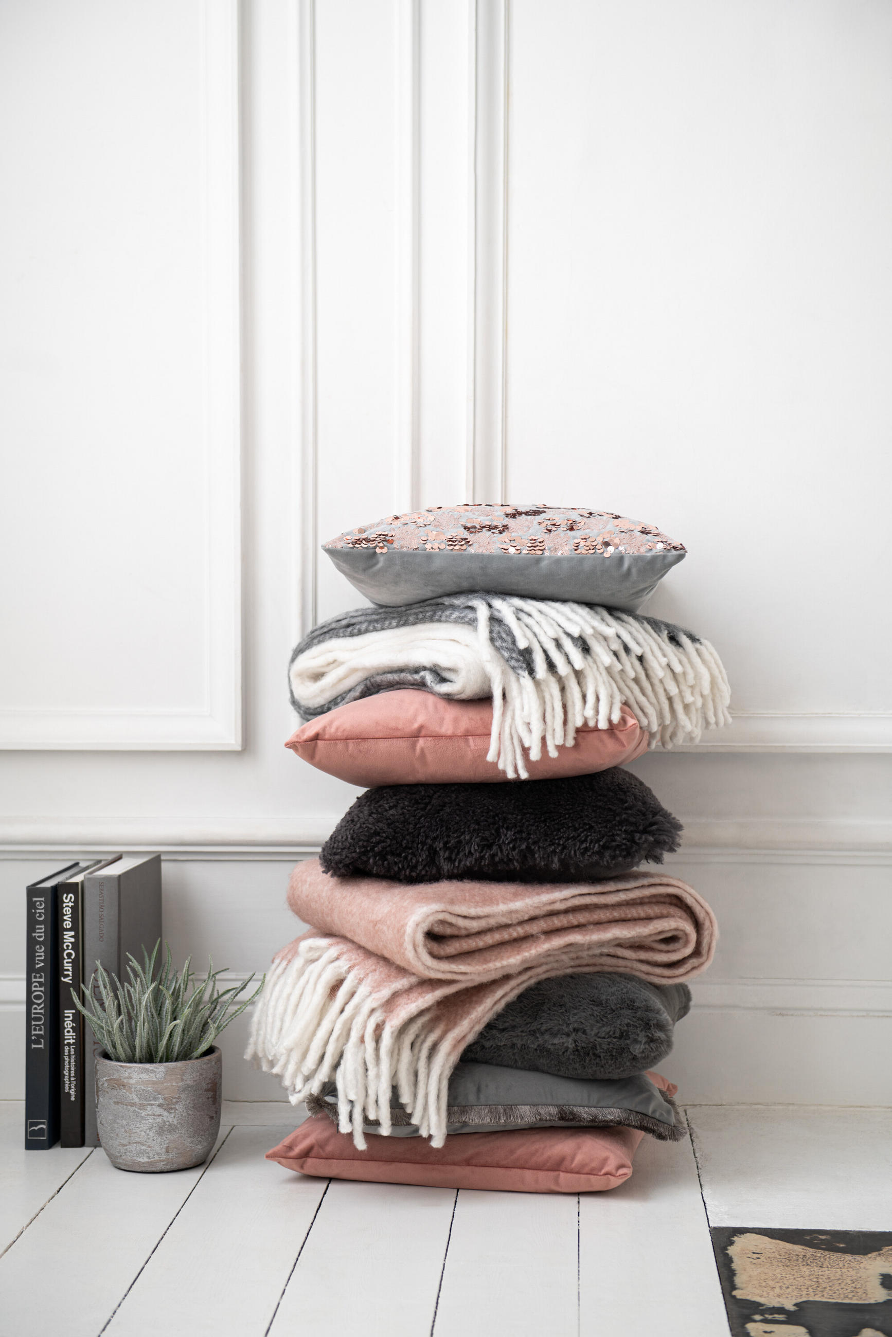 KISSEN CUTIE - Plüsch - Grau - Dunkelgrau, Textil (45/45cm) - J-Line