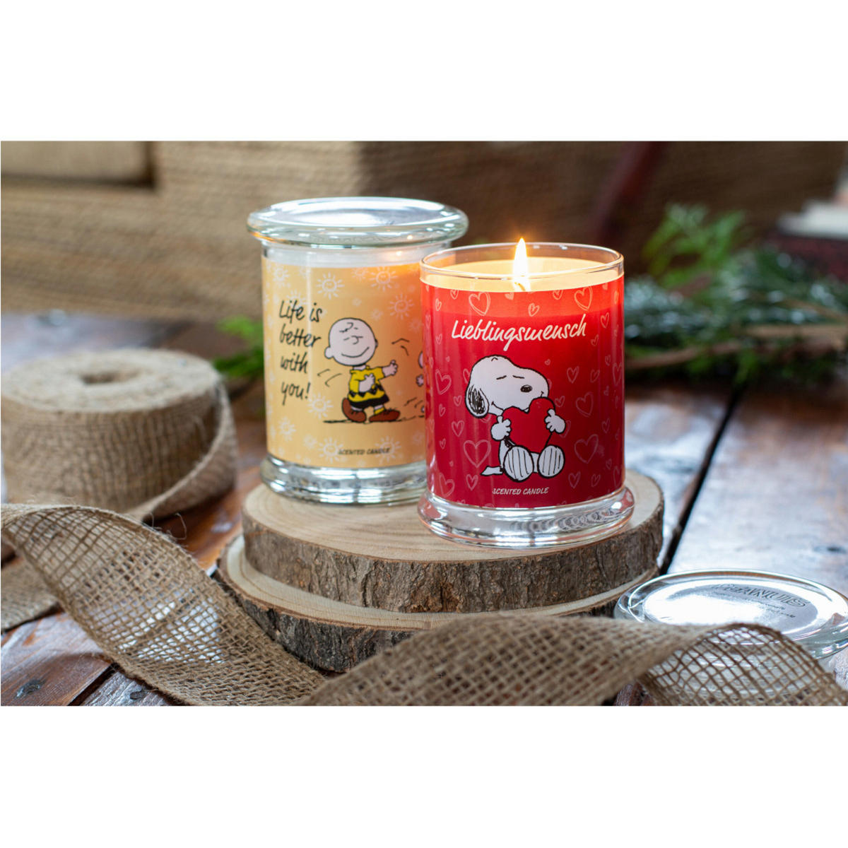 DUFTKERZE Peanuts™ - Rot, Naturmaterialien/Glas (11.5cm)