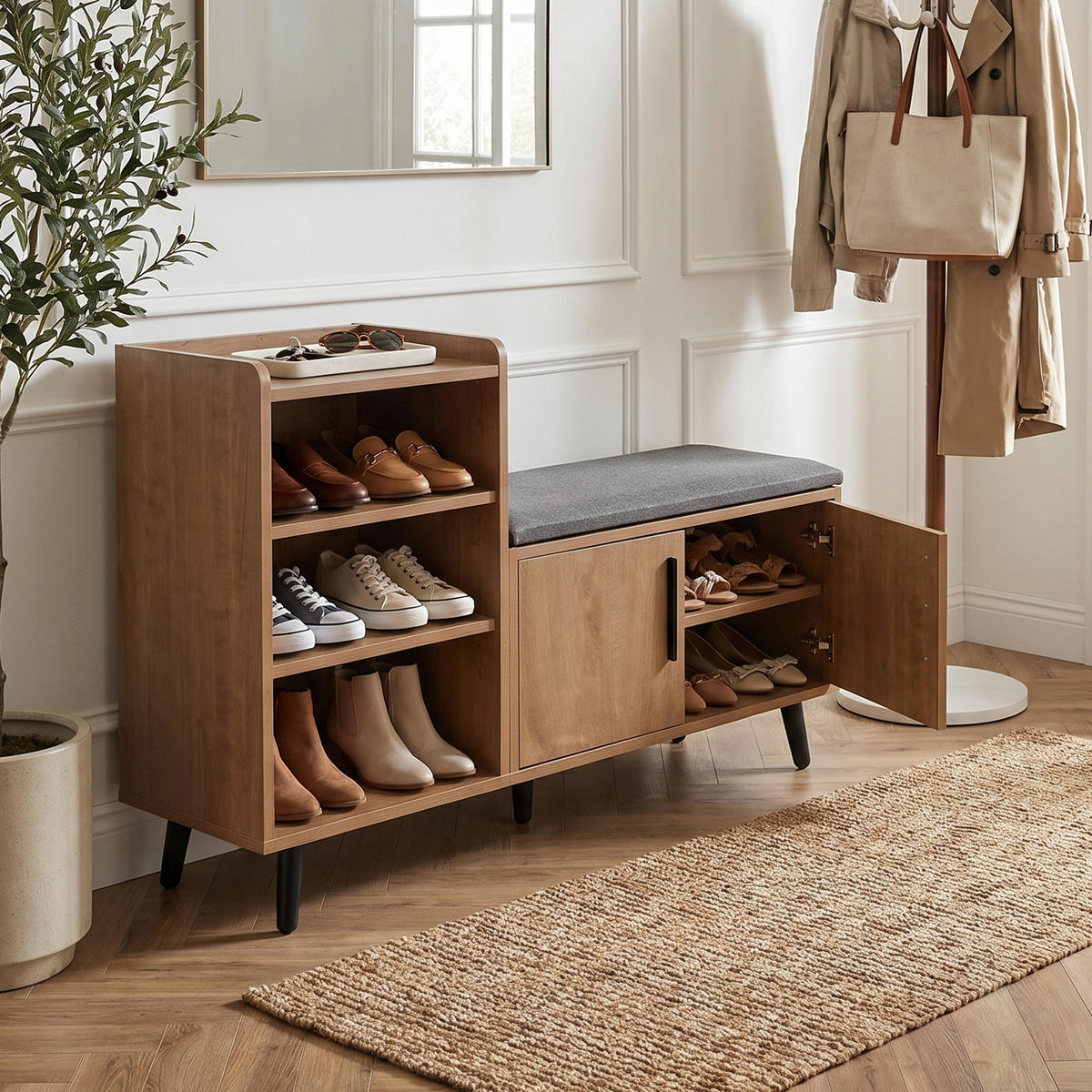 SCHUHBANK natur-optik, 3 türen & gepolsterte sitzfläche - Naturfarben, Holzwerkstoff (100/68.5/34cm) - Urban Meuble