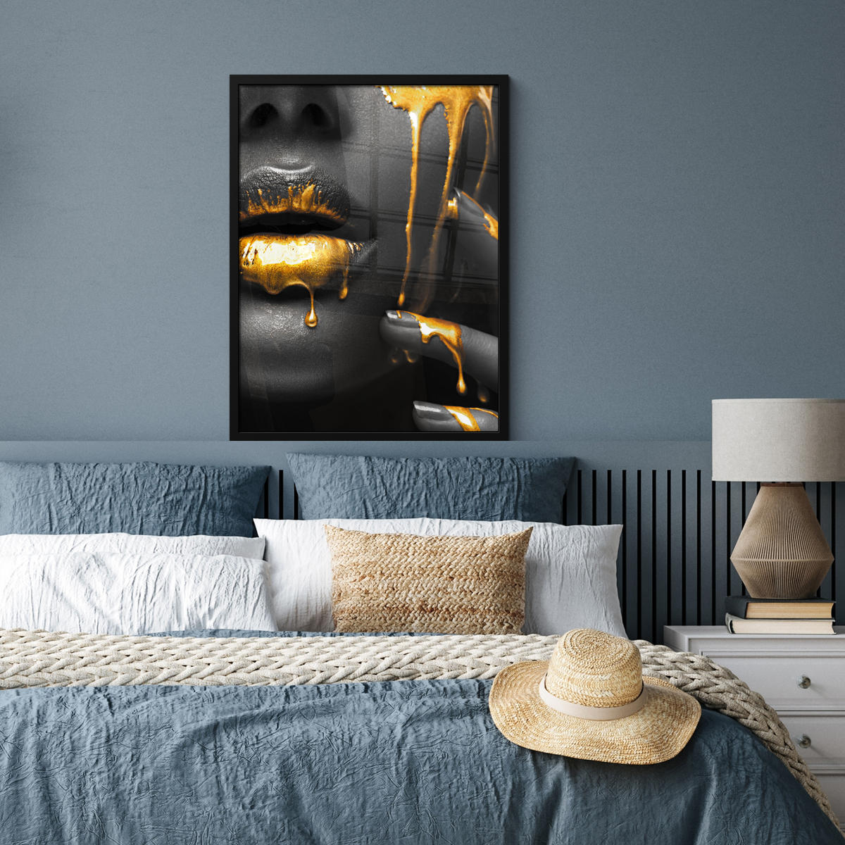 GERAHMTES BILD Frau - Schwarz - Gold - Gesicht - Lippen 60x80 cm - Goldfarben, Papier (60/80cm) - MuchoWow