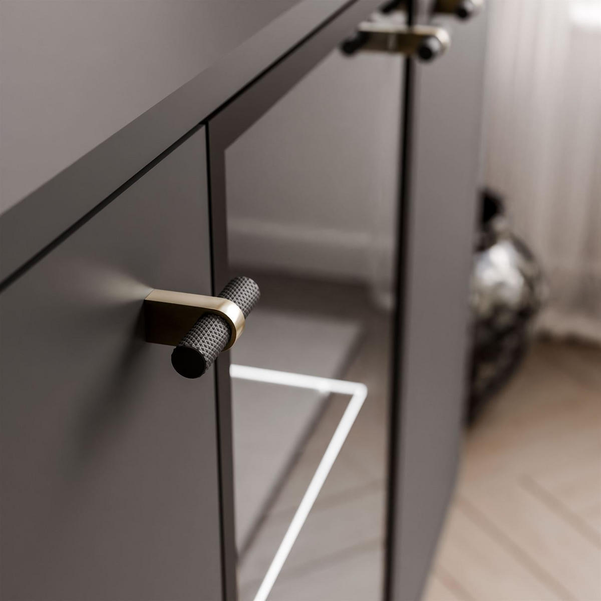 SIDEBOARD ELODIE 3T mit LED-Beleuchtung Schwarz - Schwarz, Holzwerkstoff (150/81/40cm) - Lookway