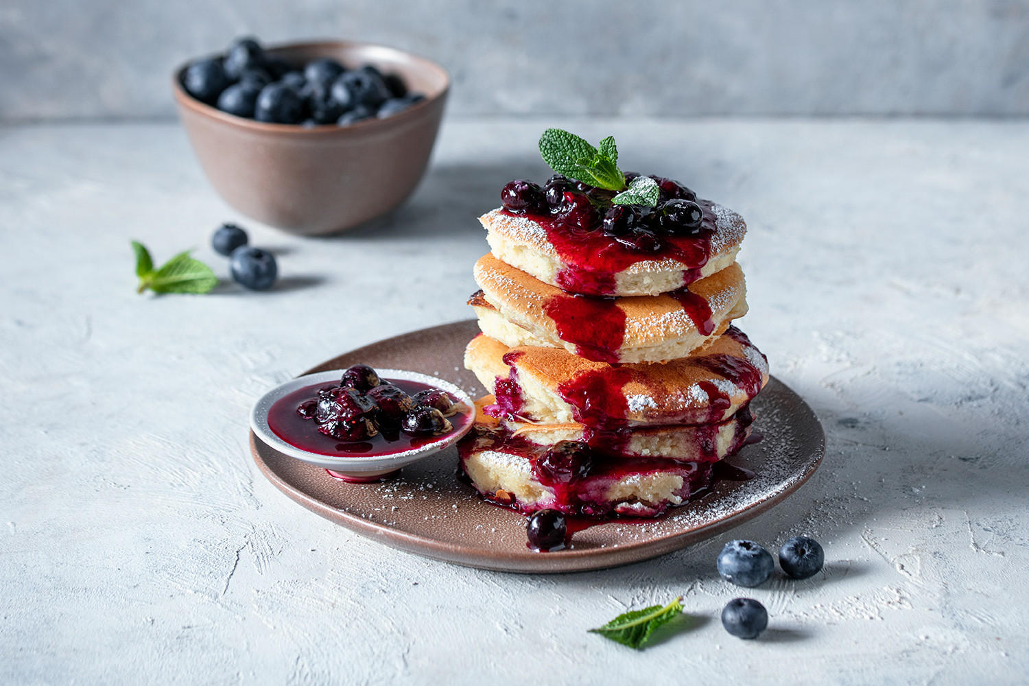 Japanische Pancakes mit Heidelbeerkompott