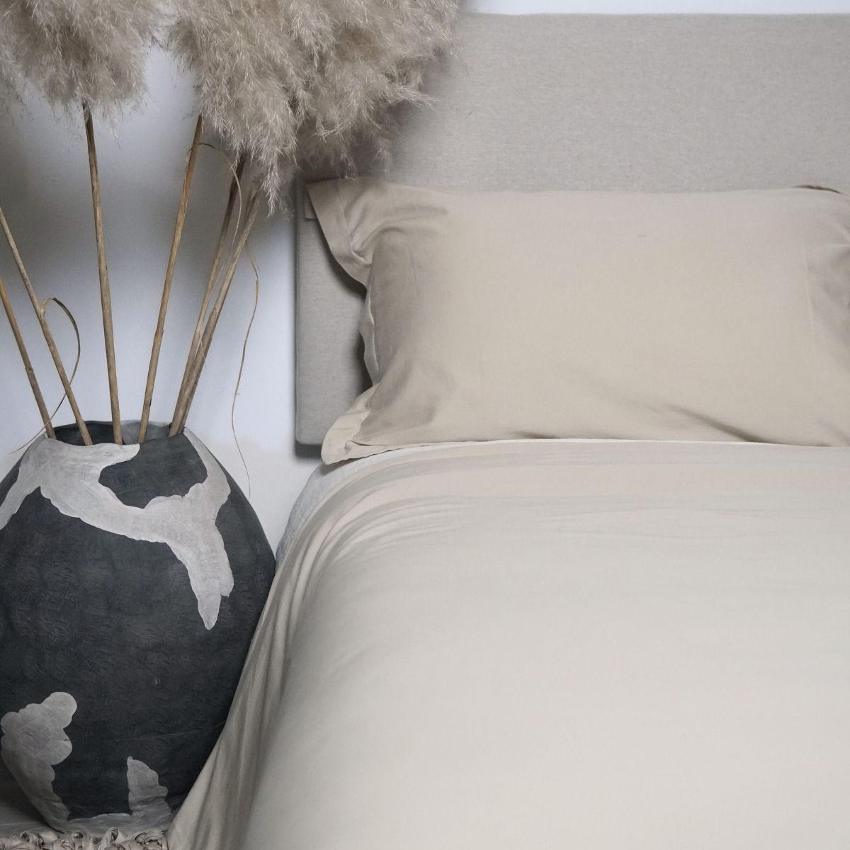 SPANNBETTTUCH. Baumwolle 100%. Satin 300 Fäden. “LISBON” - Beige, Textil (180/200cm) - SOWL