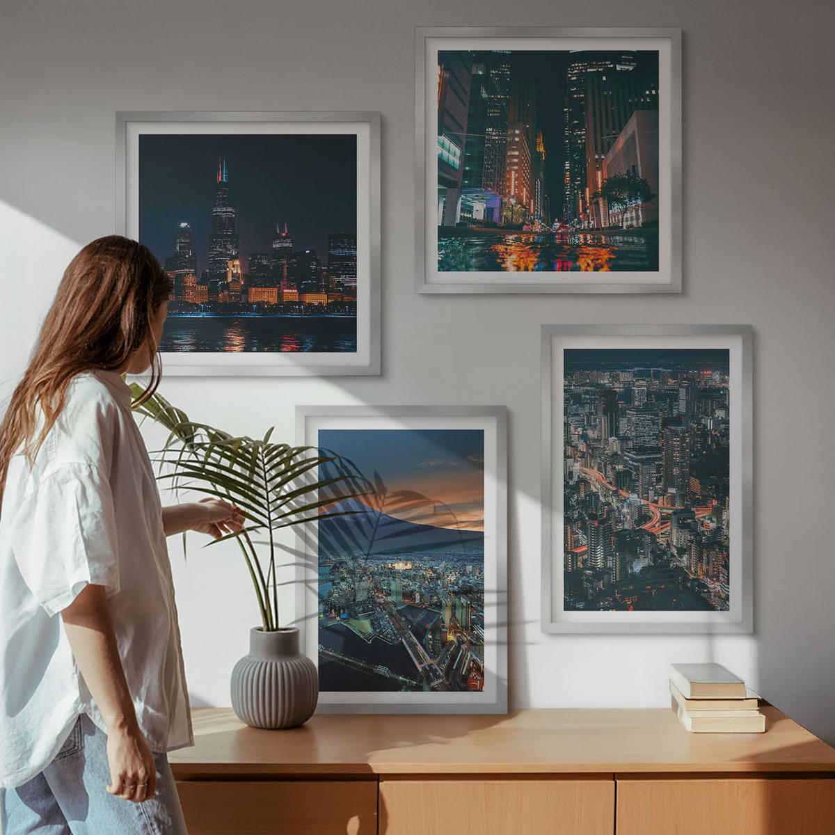 BILDER SET 4er Set - 50x50 cm & 40x60 cm Silberner Rahmen - Bergpanorama der Stadt bei Nacht - Silberfarben, Kunststoff (50/50cm) - TULUP
