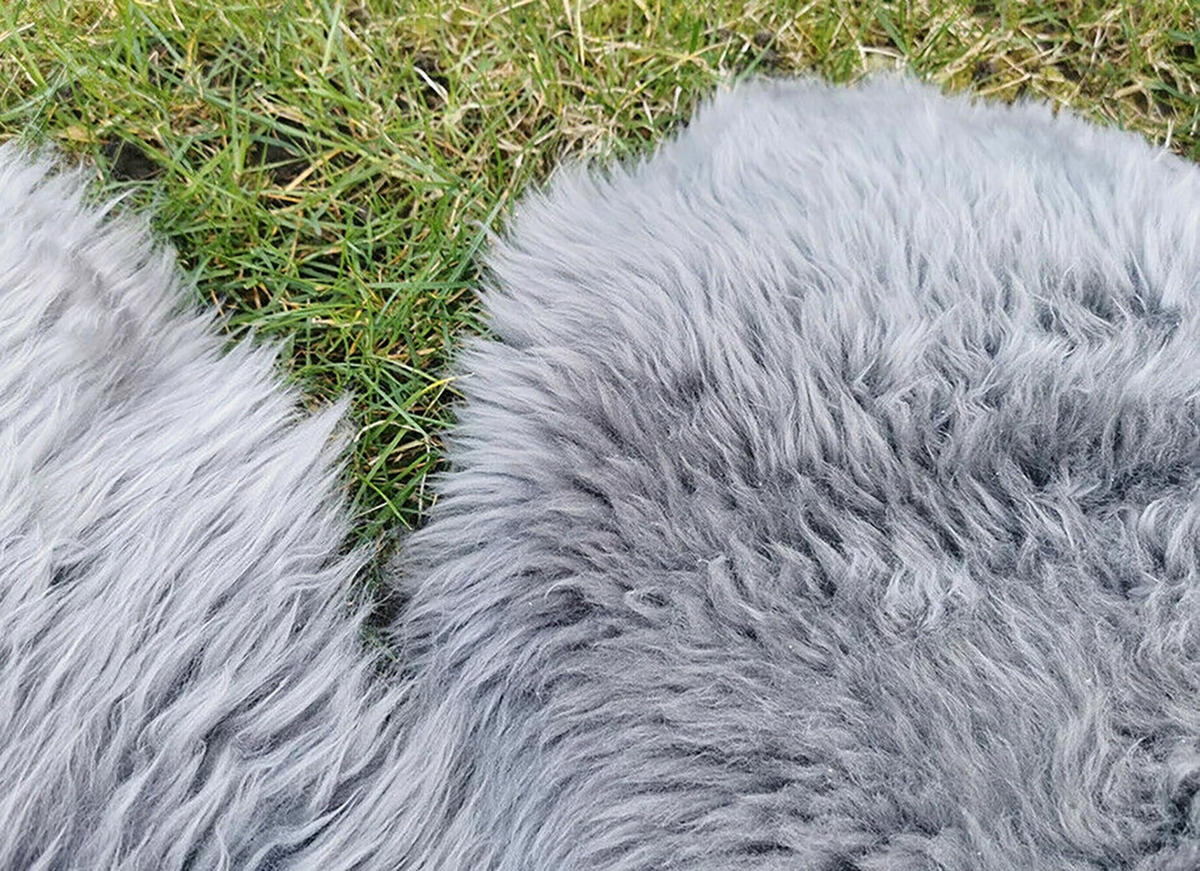 LAMMFELL Öko bunt gefärbt weich Fell Teppich Grau ca. 110 cm - Grau, Fell (60/110cm) - Provellus