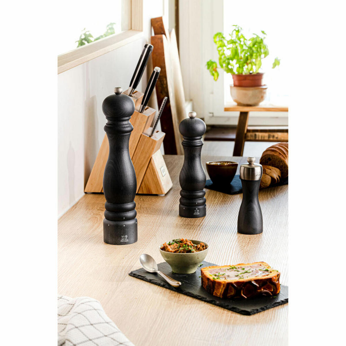 PFEFFERMÜHLE Paris uSelect 22cm Buchenholz Anthrazit Stahlmahlwerk - Grau, Holz (5.9/22/5.9cm) - PEUGEOT