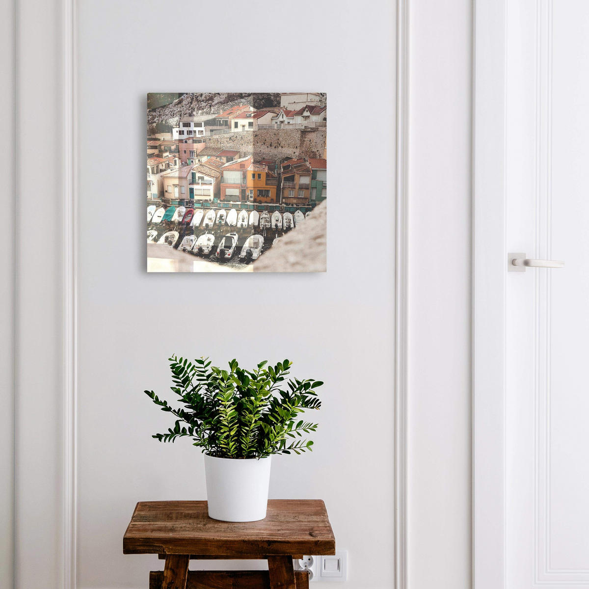 SCHLÜSSELBOX Schwarz 30x30 cm- Türöffnung nach rechts - Eine Küstenstadt - Beige, Metall (30/30/5cm) - TULUP