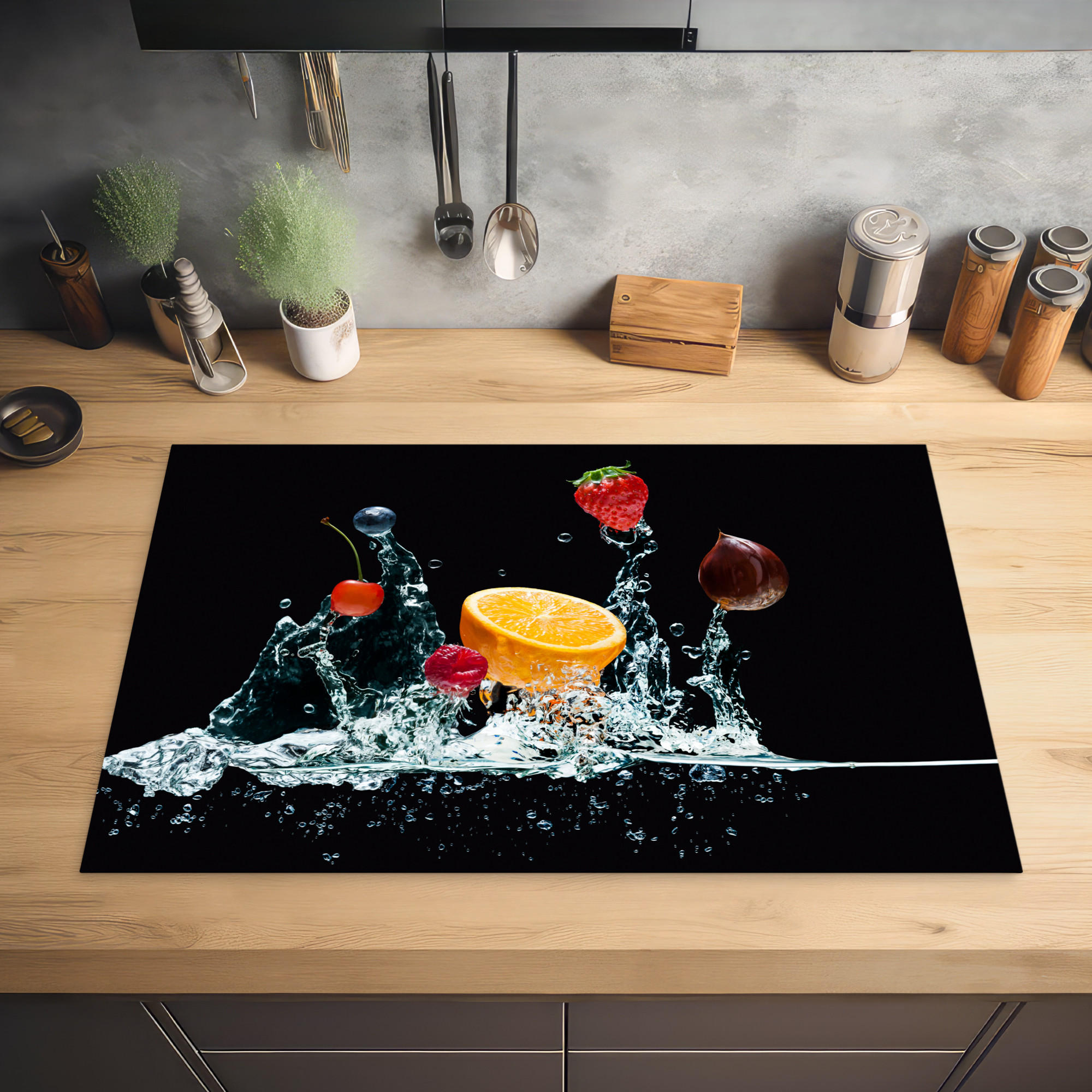HERDABDECKPLATTE Wasser - Obst - Orange - Erdbeere - Kirsche - Schwarz 81x52 cm - Orange, Kunststoff (81.6/0.2/52.7cm) - MuchoWow