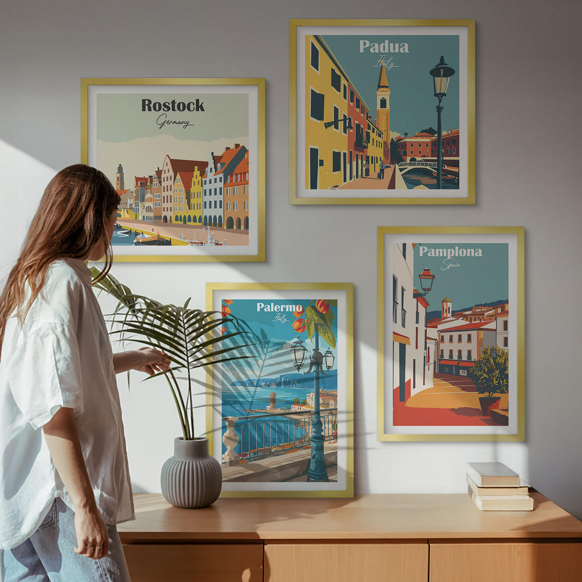 BILDER SET 4er Set - 50x50 cm & 40x60 cm Goldrahmen - Retro-Stadtillustrationen - Goldfarben, Kunststoff (50/50cm) - TULUP