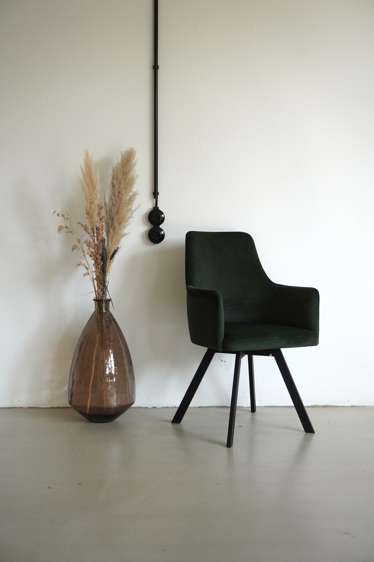 ARMLEHNENSTUHL Sello grün mit T-Fuß drehbar - Schwarz/Grün, Textil/Metall (55/90/58cm) - INKA furniture