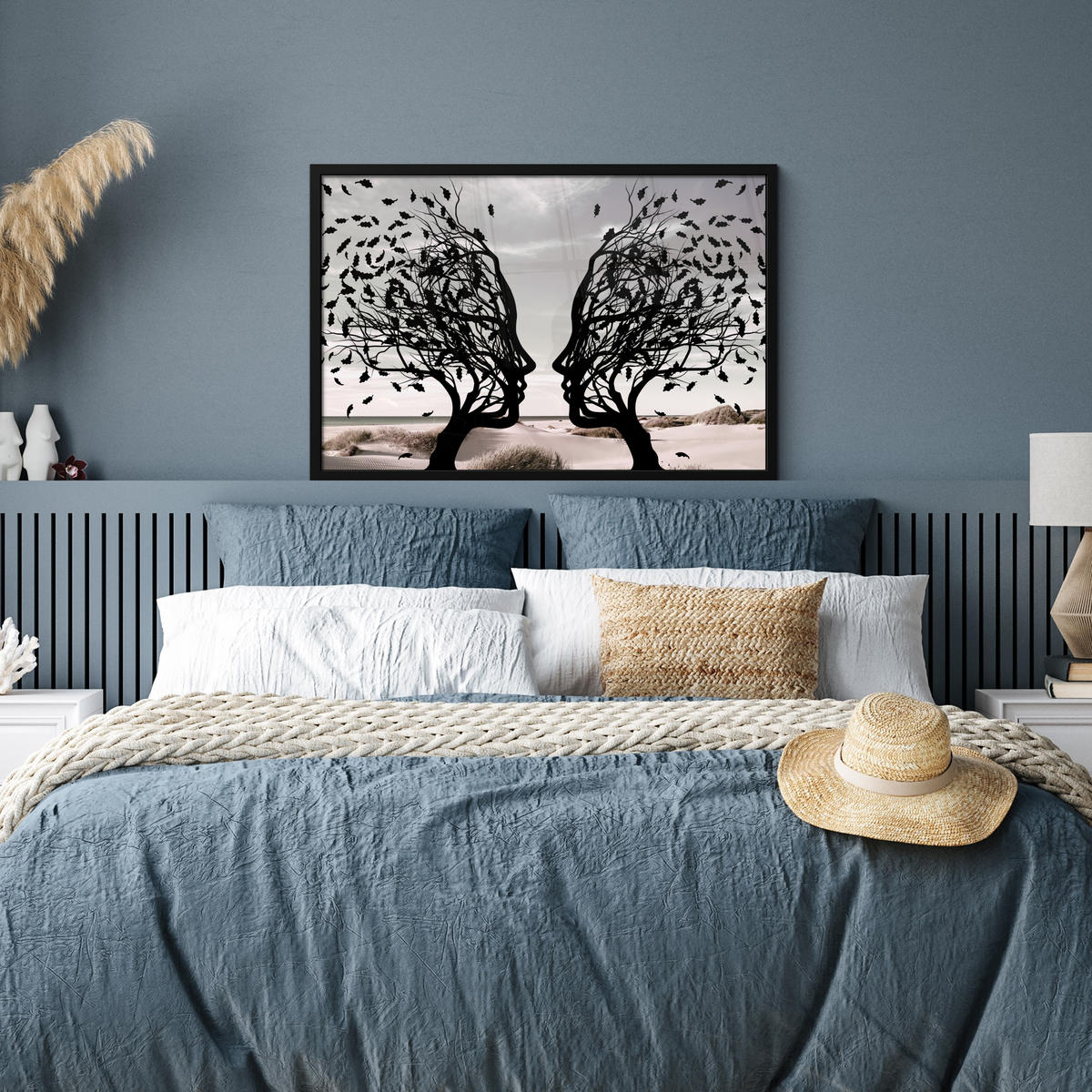 ZARÁMOVANÝ PLAGÁT Pláž - more - ľudia - strom - moderné umenie 90x60 cm - svetlosivá, papier (90/60cm) - MuchoWow