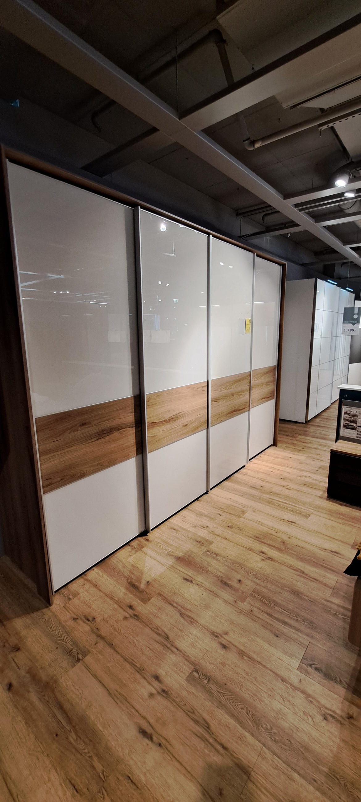 PANORAMSCHRANK SYSTEM ONE