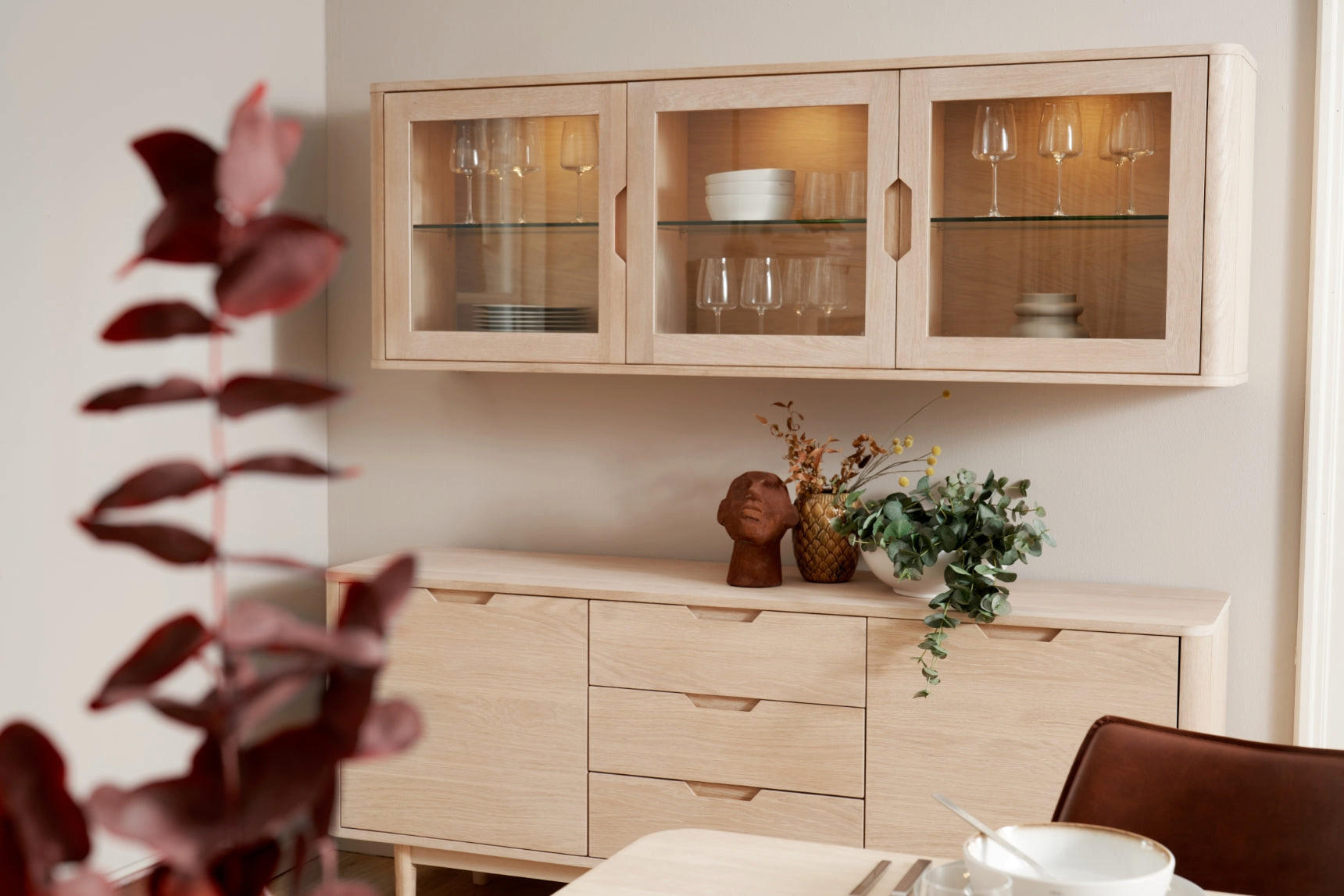 VITRINE Eiche massiv - Eichefarben, Holz (180/60/34cm) - Furnhouse