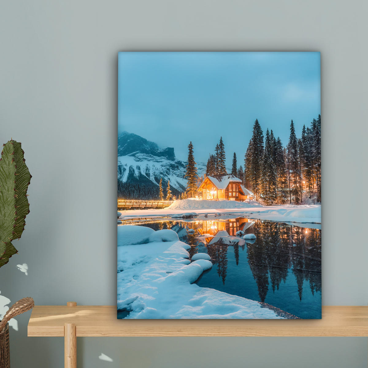 LEINWANDBILD Winterlandschaft - Natur - Haus - Berge - Schnee 30x40 cm - Hellblau, Textil (30/40cm) - MuchoWow