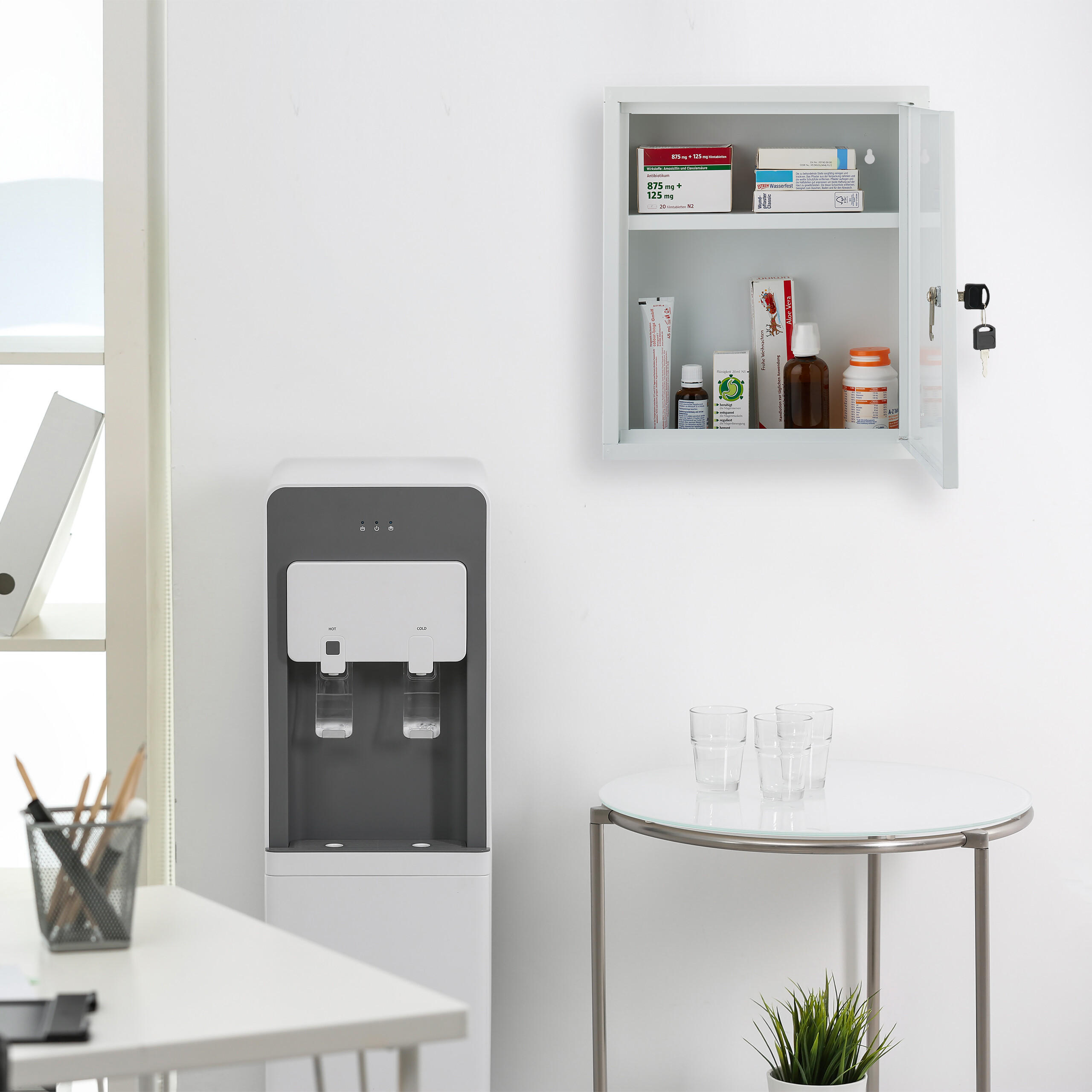 MEDIZINSCHRANK - Weiß, Metall (31.5/36/10cm) - Relaxdays
