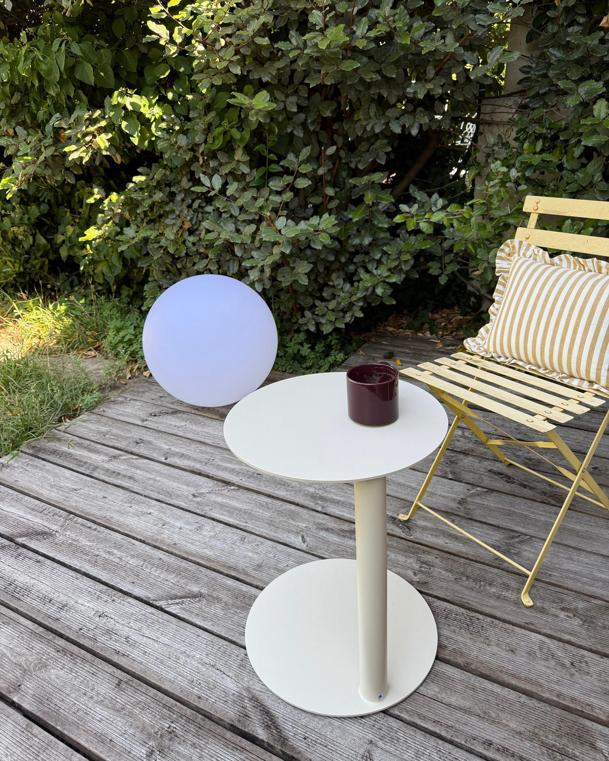 LED KROGLASTA SVETILKA bela Jocoy - bela, umetna masa (50/50/49cm) - Beliani