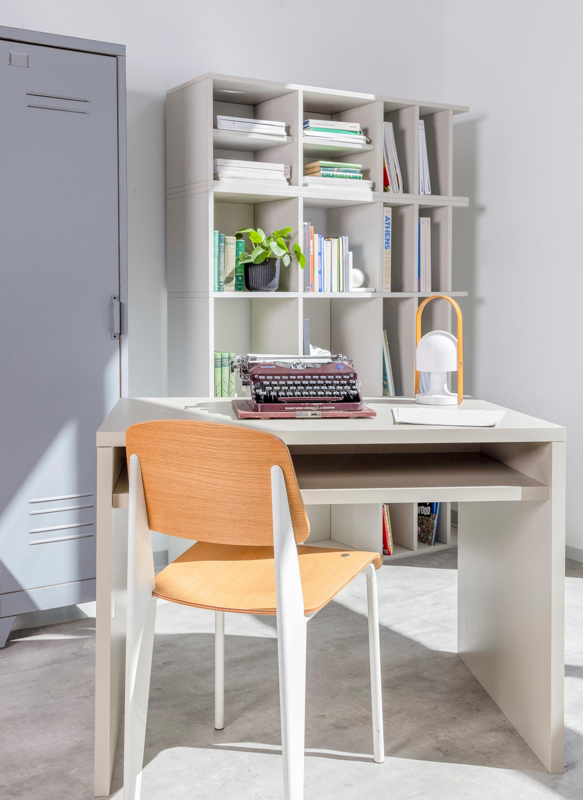 SCHREIBTISCH mit taupefarbener Ablage MORRISON - Taupe, Holzwerkstoff (75/100/75cm) - RNT By Really Nice Things
