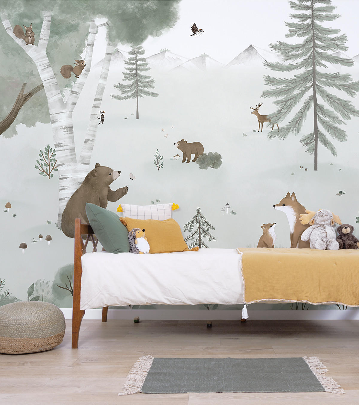 VLIESTAPETE Kharu Skandinavische Wildnis mit Bär 4 m x 2,48 m, grün - Grün, Papier (248/400cm) - Lilipinso