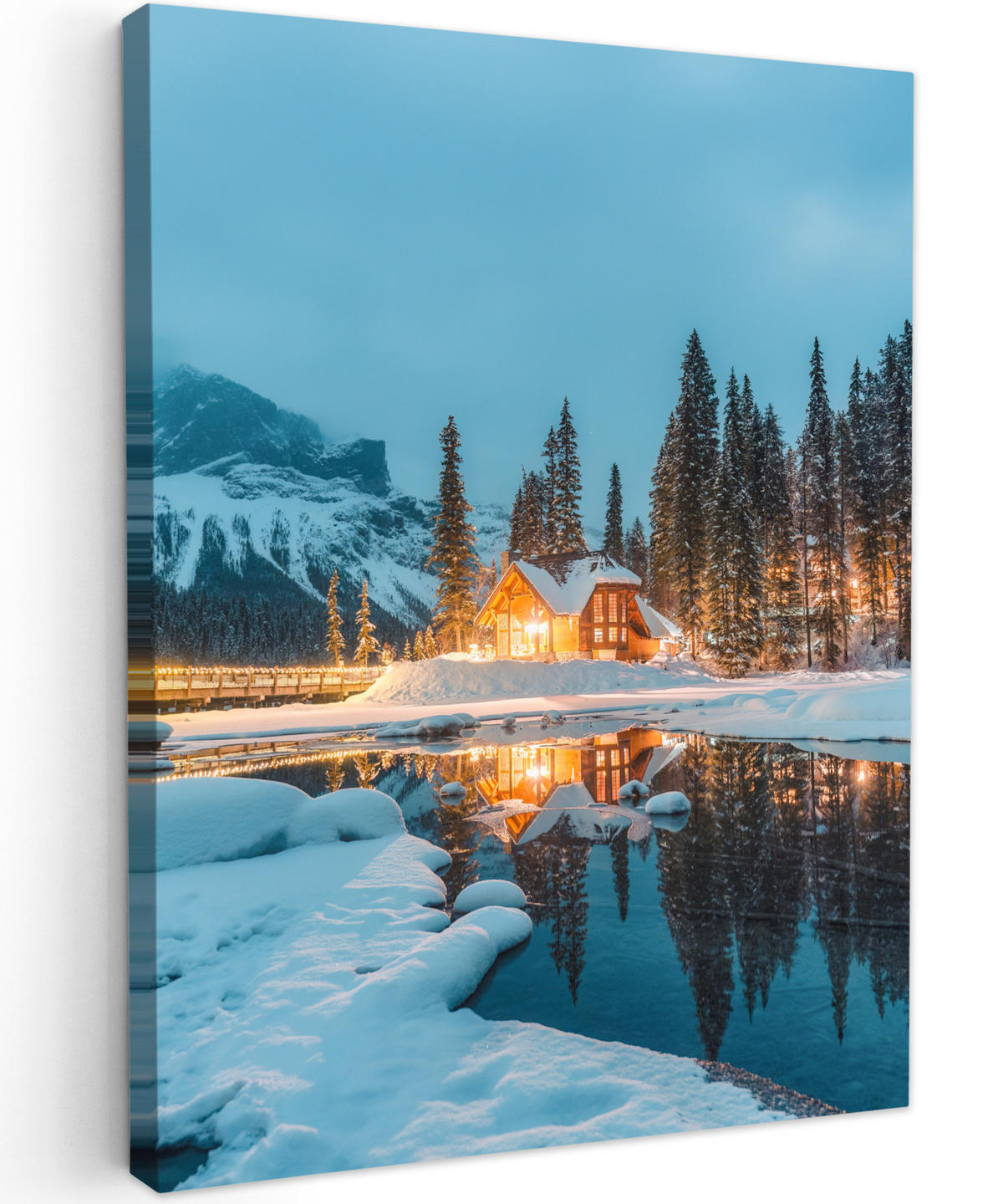 LEINWANDBILD Winterlandschaft - Natur - Haus - Berge - Schnee 60x80 cm - Hellblau, Textil (60/80cm) - MuchoWow