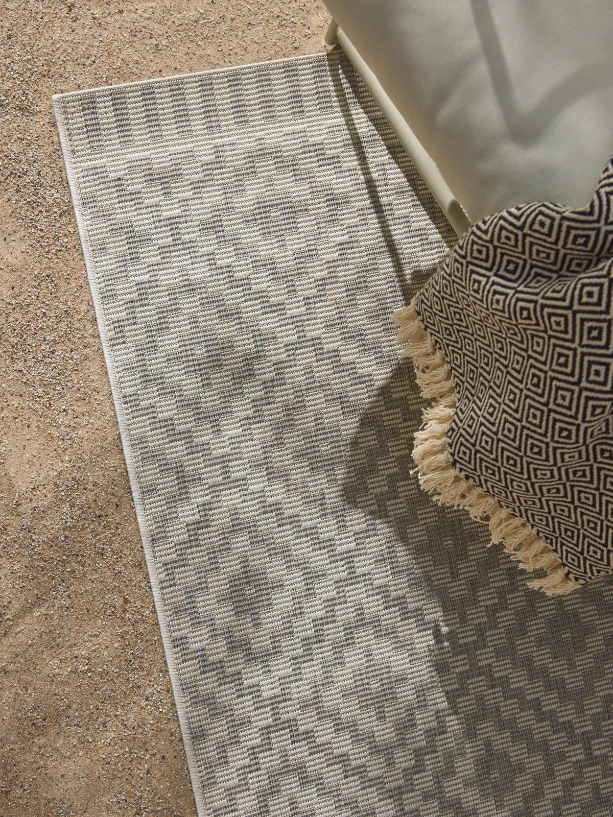 OUTDOORTEPPICH Metro Grau 80x200 cm - Grau, Textil (80/200cm) - benuta Nest