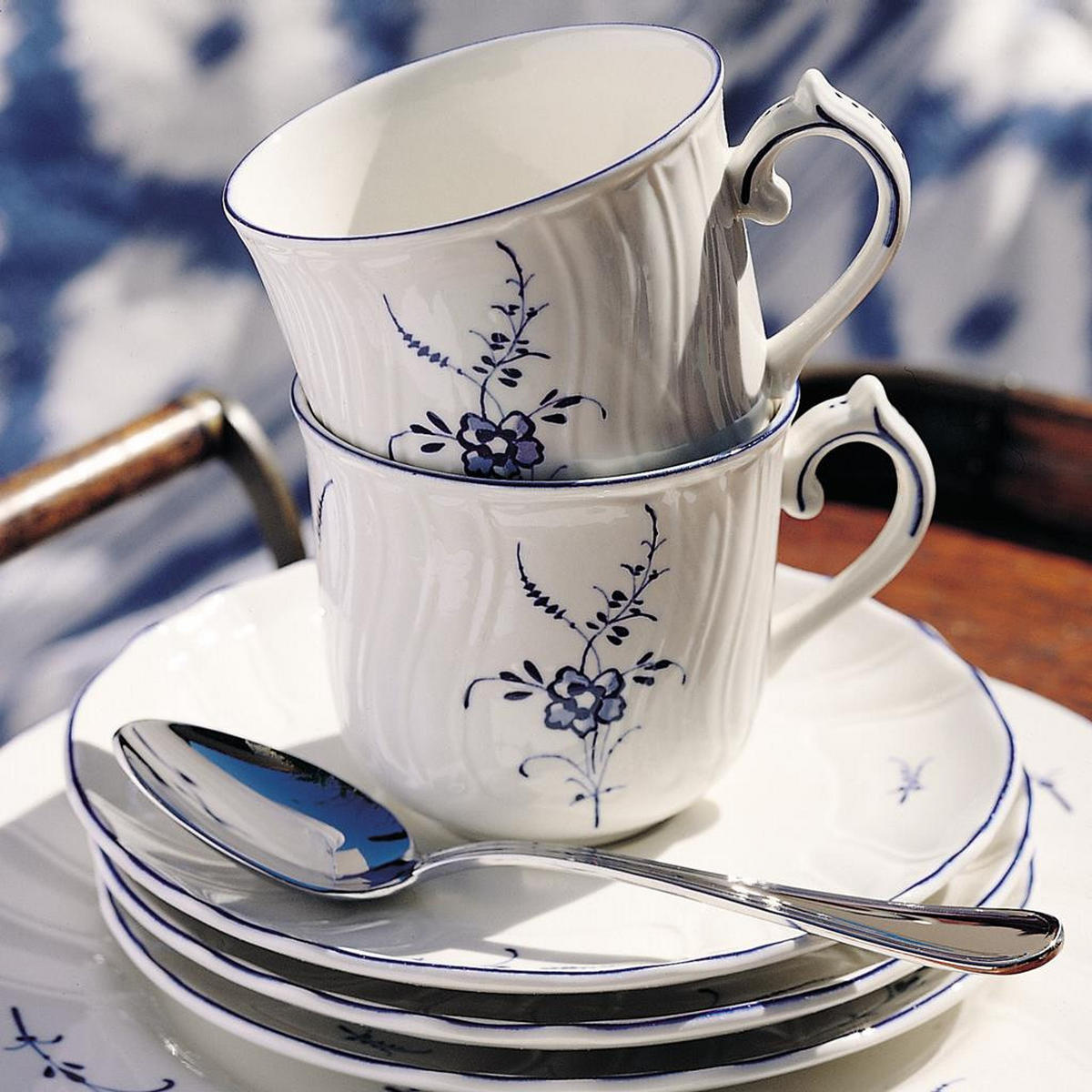 FRÜHSTÜCKSTASSE MIT UNTERTASSE Vieux Luxembourg weiß-blau 240 ml - Blau/Weiß, Keramik (240L) - Villeroy & Boch