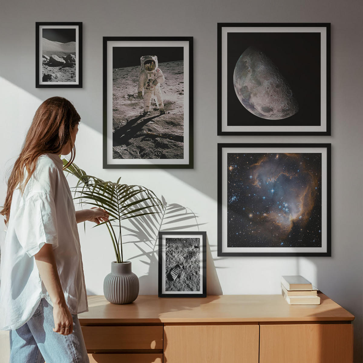 WANDBILDER 5er-Set - 50x50 cm & 20x30 cm & 40x60 cm Schwarzer Rahmen - Astronautenfoto vom Mond - Schwarz, Kunststoff (40/60cm) - ArtPrintCave