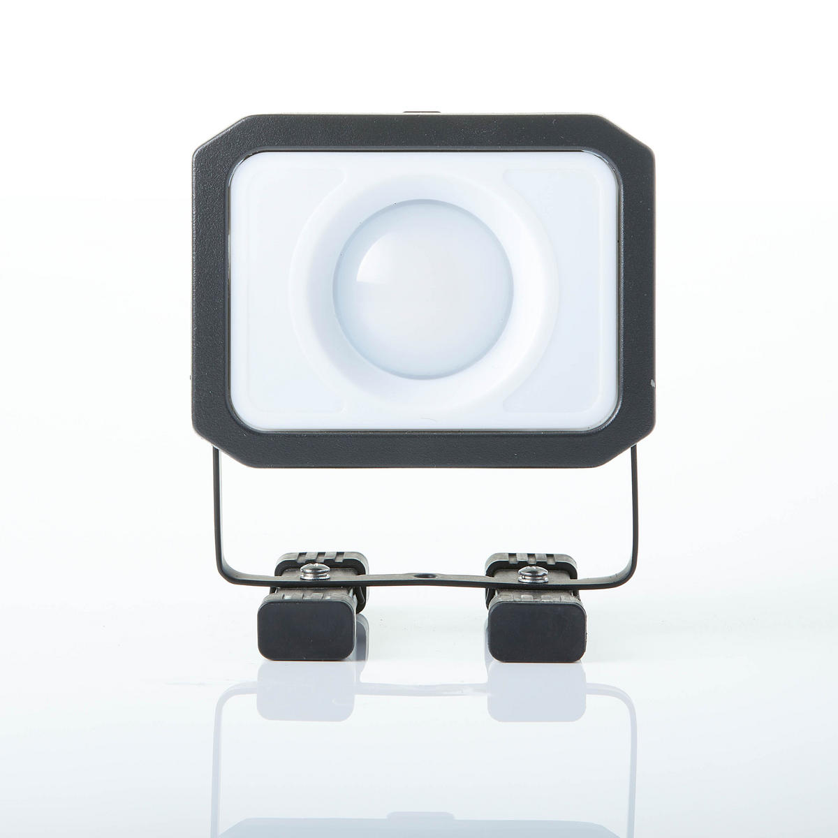 AKKU-LED-BAUSTRAHLER - 1300 Lumen, spritzwassergeschützt mit Haken für Innen und Außen, 2-fach dimmbar, 6600mAh Akku - Schwarz, Kunststoff (12/10.5/14cm) - Northpoint