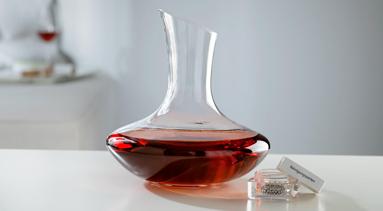 Dekanter mit Rotwein