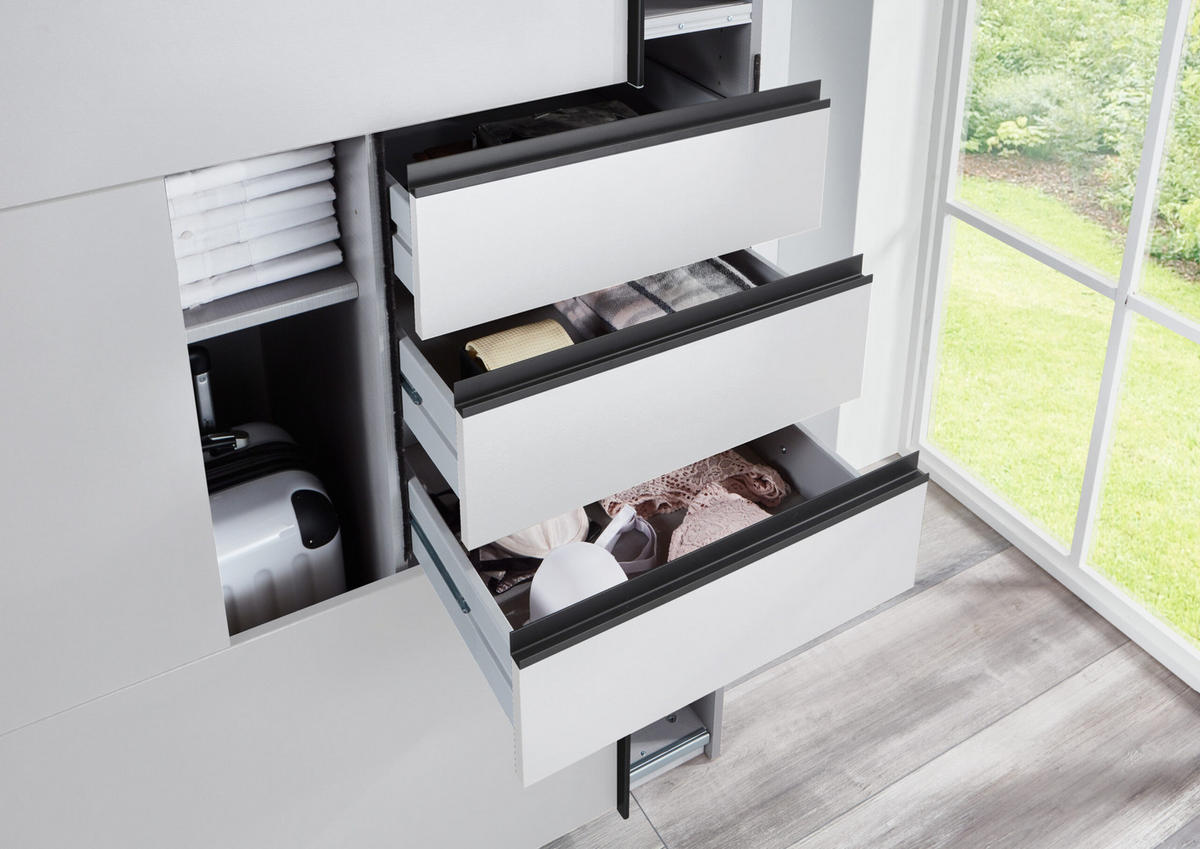 KLEIDERSCHRANK Saigon in Weiß und schwarzen Griffen mit einer Spiegel Türfront – Schwebetürenschrank 3 türig - 270 cm Breite - Weiß, Holzwerkstoff (80/200/120cm)