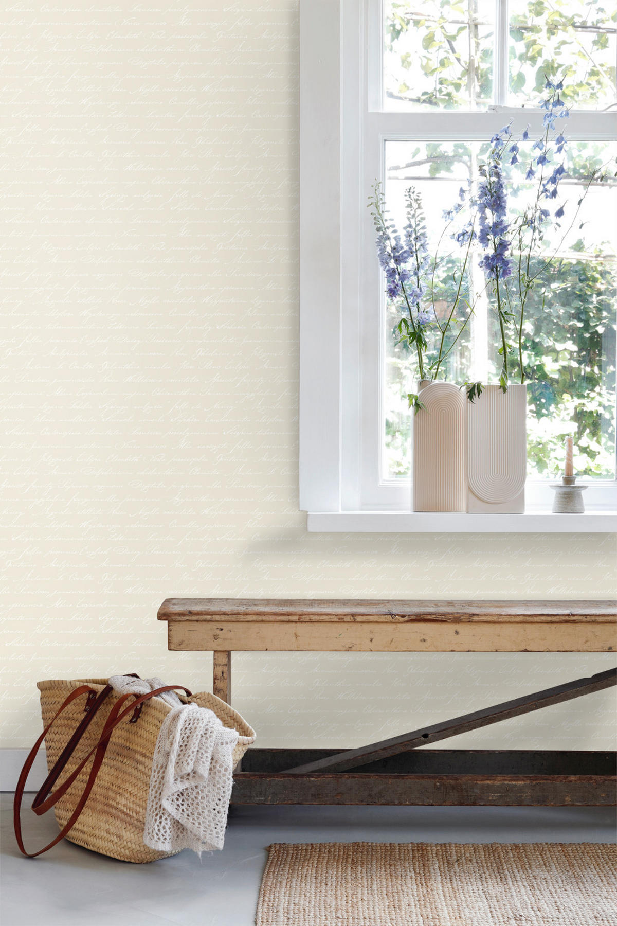TAPETE handgeschriebene lateinische Blumennamen 53 cm x 10.05 m - Beige, Papier (53/1000cm) - ESTAhome
