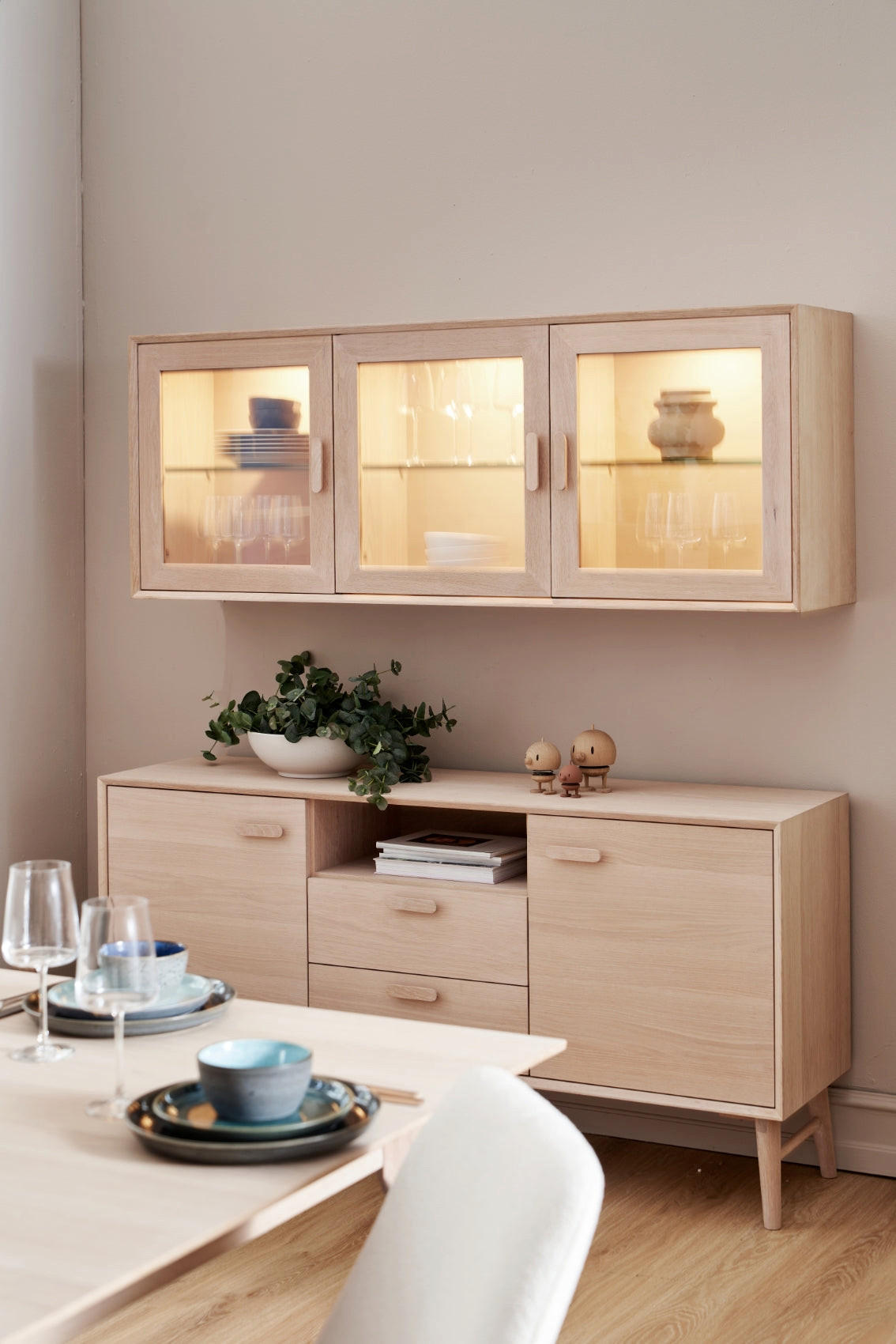 VITRINE Eiche massiv - Eichefarben, Holz/Holzwerkstoff (160/60/34cm) - Furnhouse