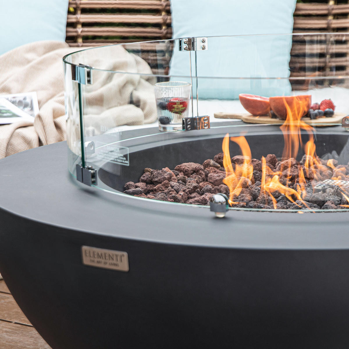 FEUERTISCH LUNAR BOWL Gasfeuerstelle aus GF-Beton 107/107/40 cm - Dunkelgrau, Naturmaterialien (107/40/107cm) - Elementi