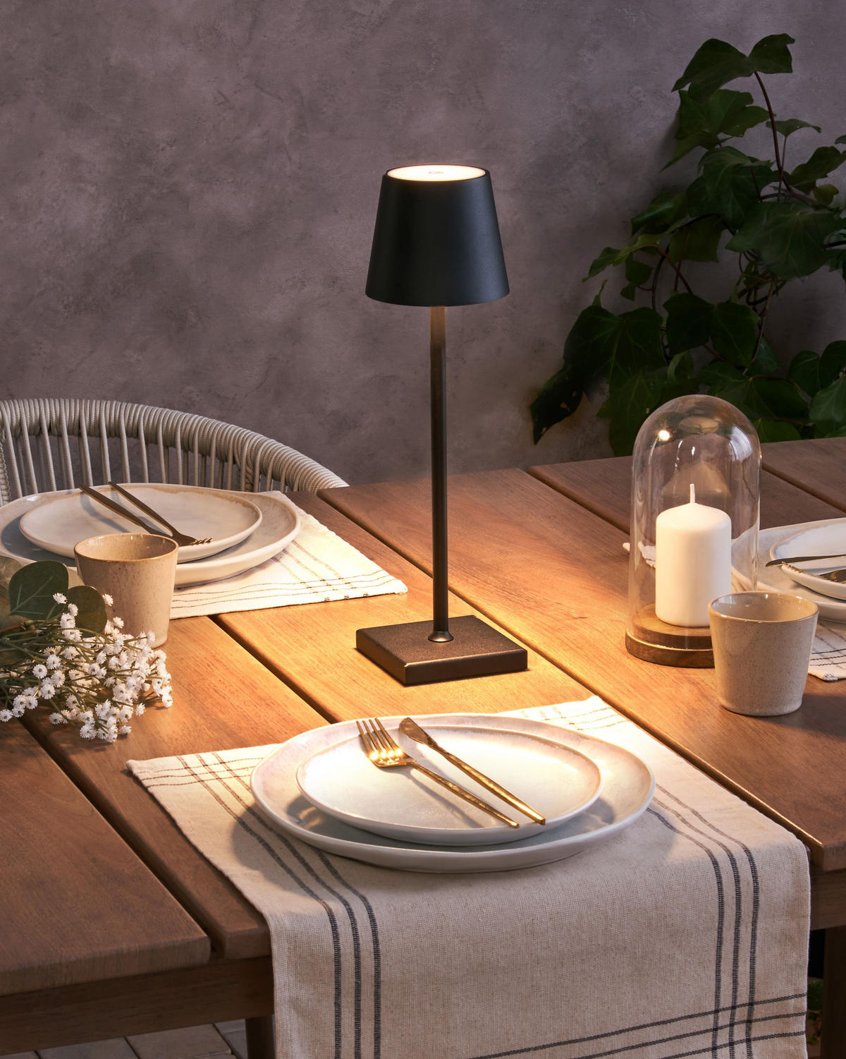 LED-TISCHLEUCHTE Schwarz Baceiro - Schwarz, Metall (10/10/38cm) - Beliani