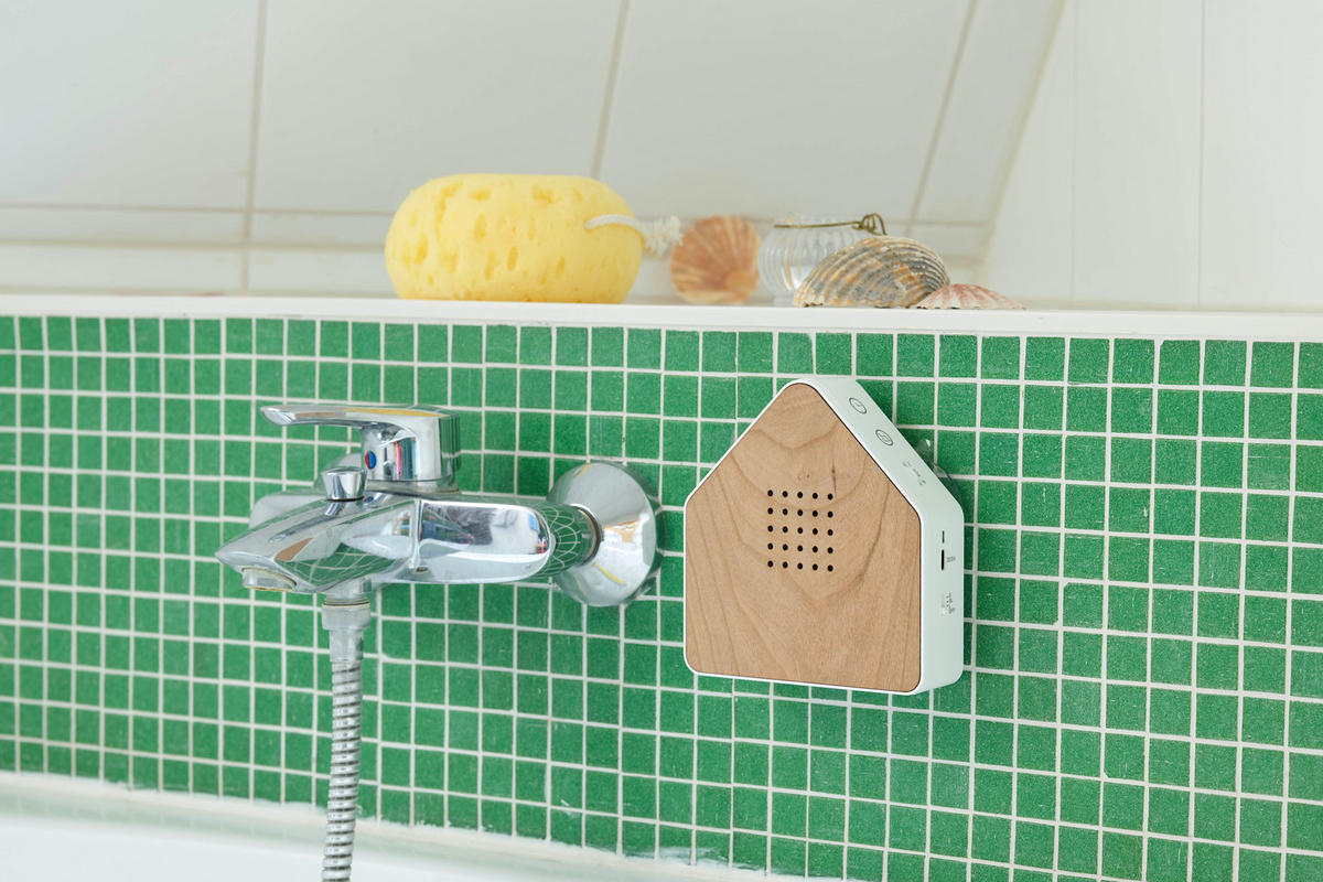 NATURGERÄUSCHEBOX - Echtholz mit Bewegungssensor und LED-Beleuchtung für entspannende Klänge, 1er-Set - Kirschbaumfarben, Kunststoff (4.1/13/15.8cm) - Northpoint
