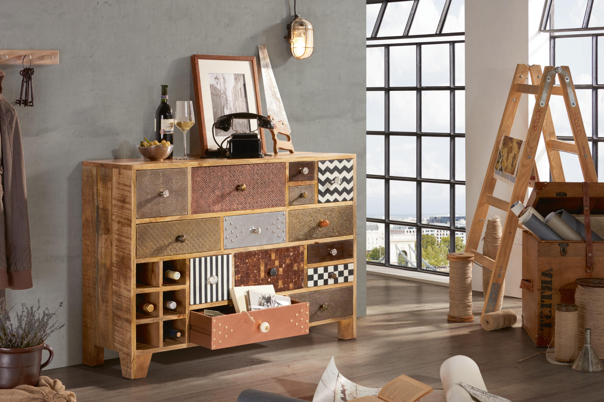 komoda drevo farebná