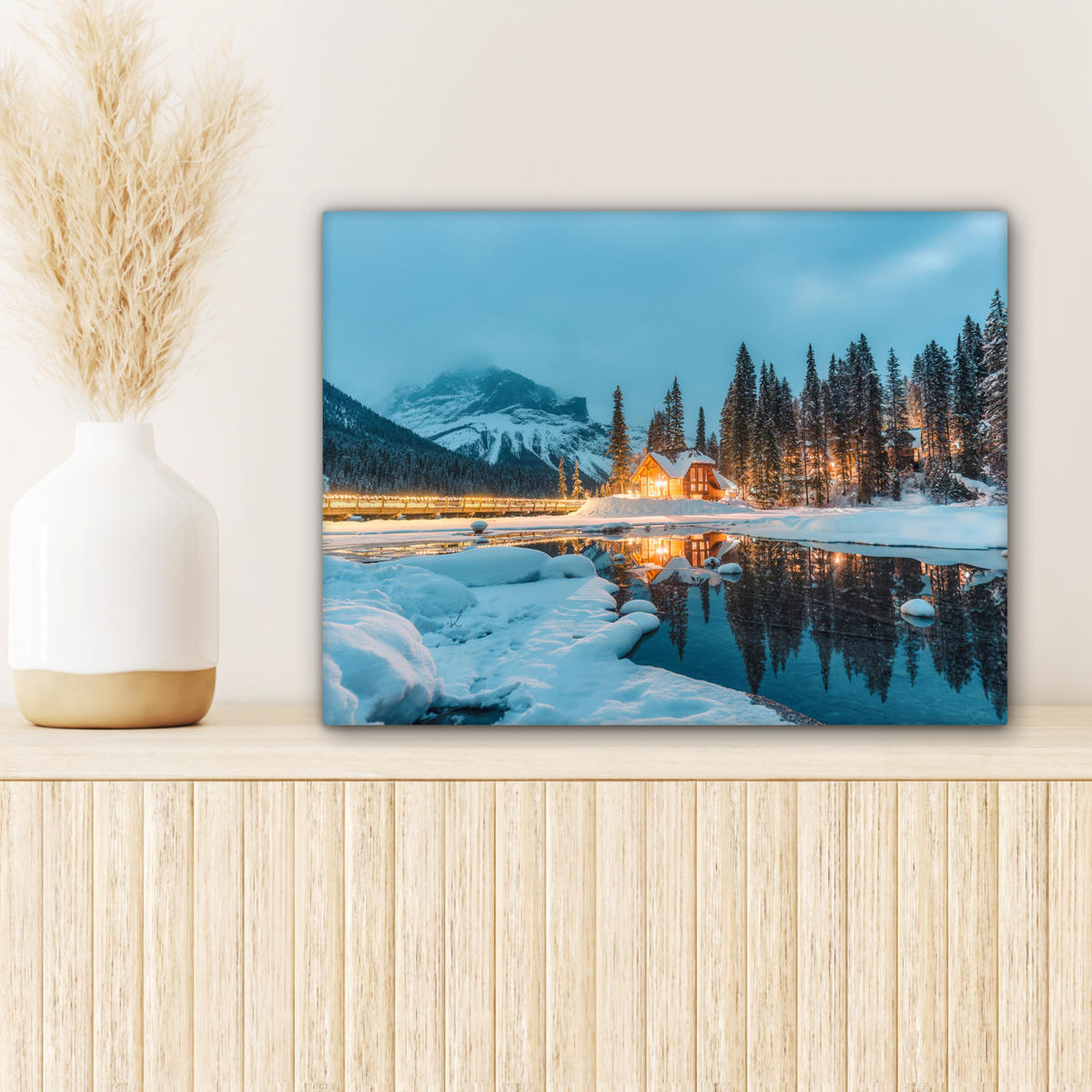 LEINWANDBILD Winterlandschaft - Natur - Haus - Berge - Schnee Wandbild 40x30 cm - Hellblau, Textil (40/30cm) - MuchoWow