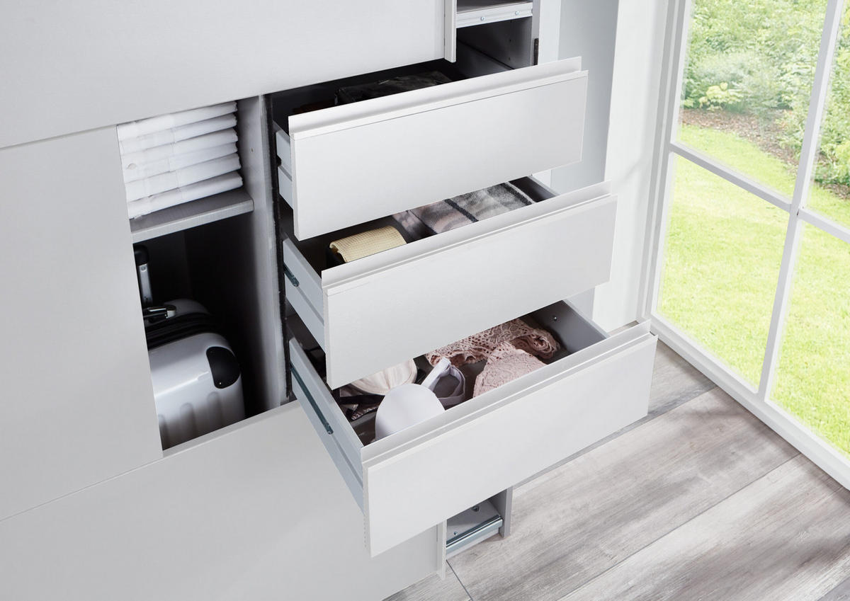 KLEIDERSCHRANK Saigon in Weiß und weißen Griffen mit einer Spiegel Türfront – Schwebetürenschrank 3 türig - 270 cm Breite - Weiß, Holzwerkstoff (80/200/120cm)