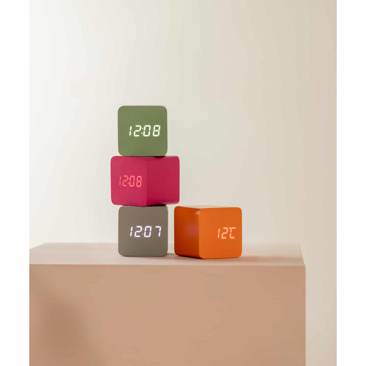 WECKER Spry Square Orange 6.6/6.8/6.6 cm - Orange, Holz (6.8/6.6/6.6cm) - Karlsson