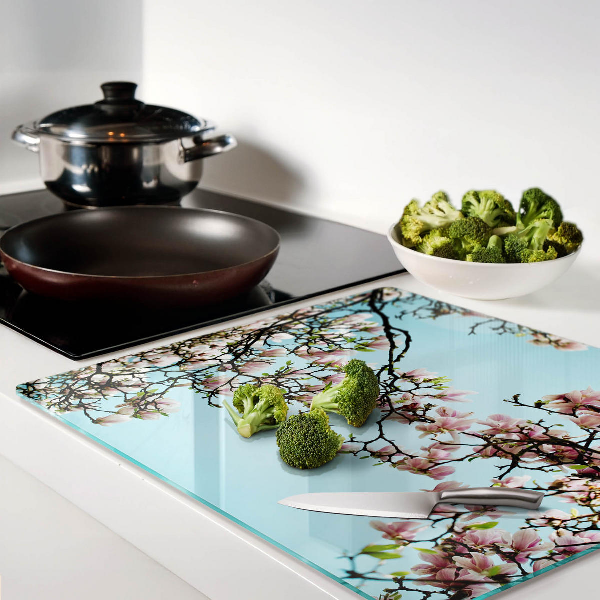 GLASPLATTE 60x52 cm Magnolienblüten - Blau, Glas (60/0.4/52cm) - TULUP