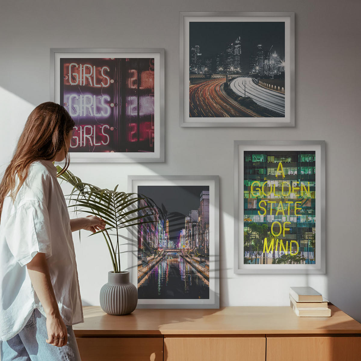 WANDBILDER 4er Set - 50x50 cm & 40x60 cm Silberner Rahmen - Neonreklamen in der Stadt bei Nacht - Silberfarben, Kunststoff (50/50cm) - ArtPrintCave