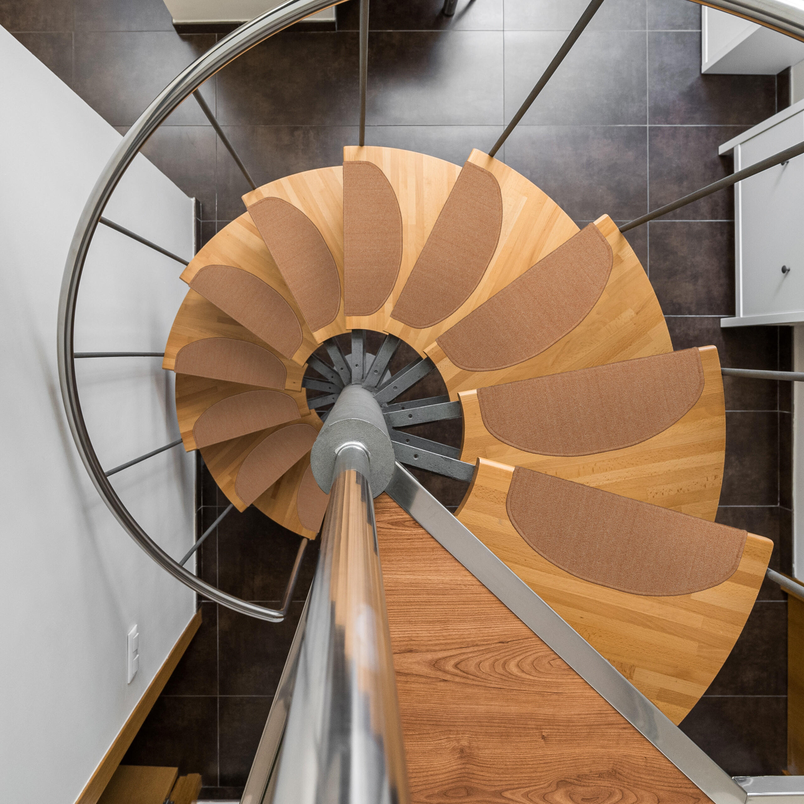 15xSTUFENMATTEN - Beige, Kunststoff (24/65/4cm) - Relaxdays