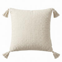 DEKOKISSEN Musselin offwhite mit Quasten, 45/45 cm - Weiß, Textil (45/45cm) - Homescapes