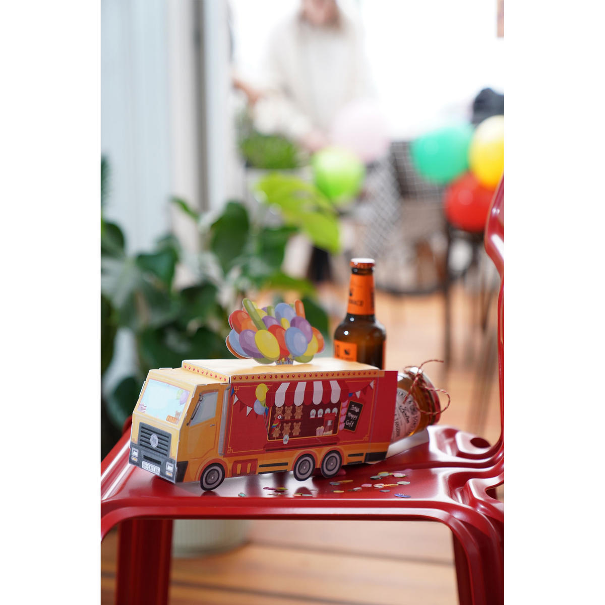GESCHENKBOX faltbar Gift Circus Truck, Papier, Rot, 24 x 7.5 x 15 cm - Rot, Papier (15/7.5/24.5cm) - Donkey Products